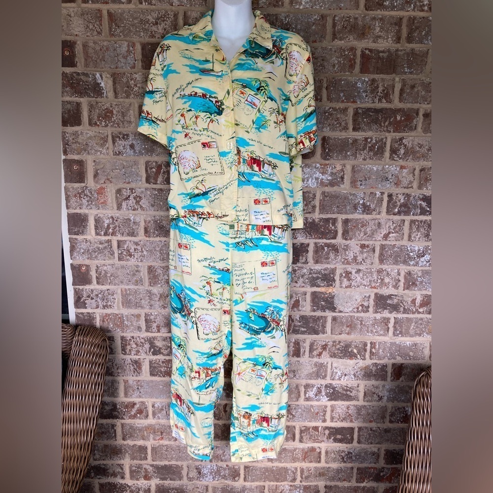 Holly Lane vintage button down top with matching pants post card travel size M